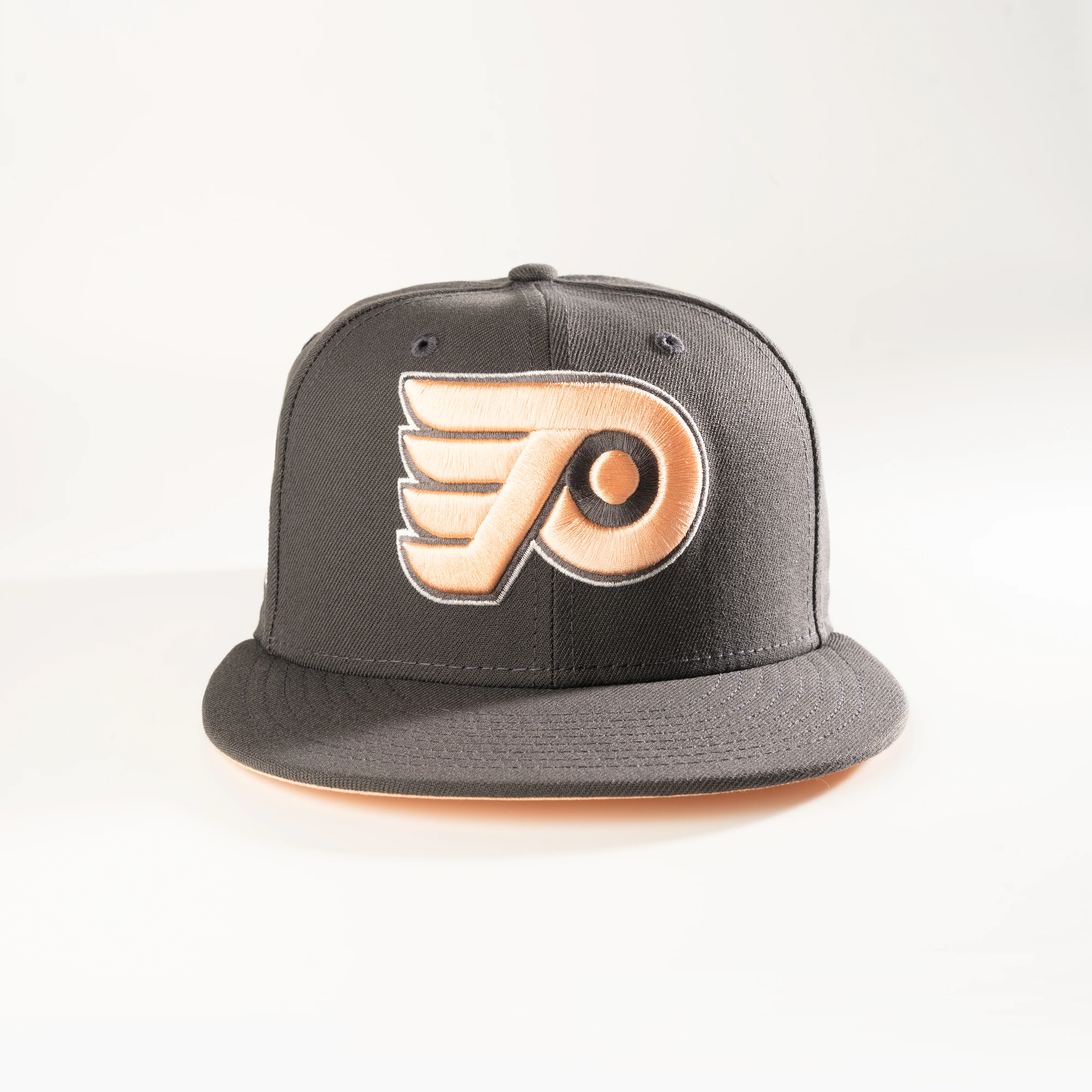 PHILADELPHIA FLYERS GRAPHITE 59FIFTY FITTED HAT - Image 2