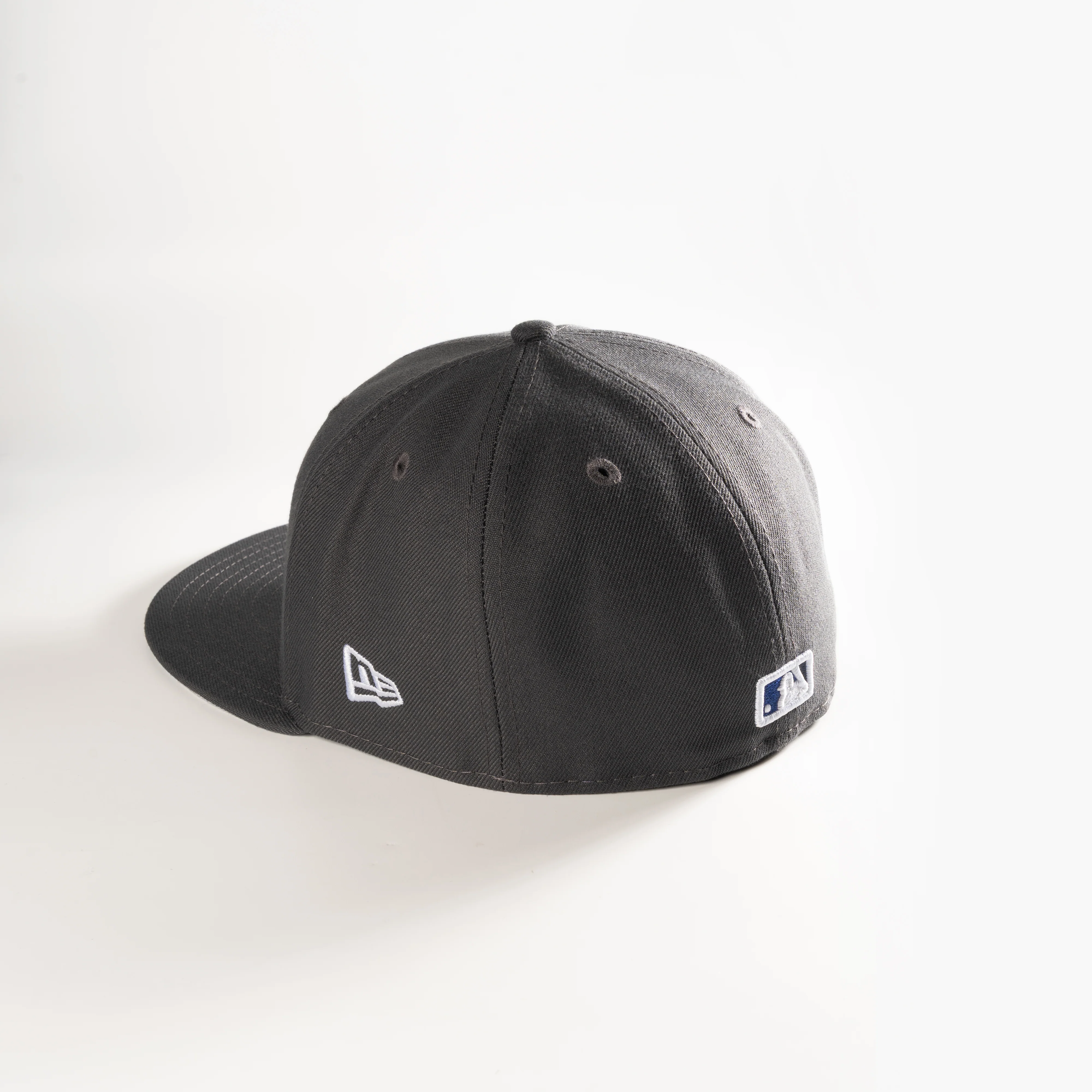 TORONTO BLUE JAYS 2025 WORLD SERIES GRAPHITE V2 59FIFTY FITTED HAT - Image 3