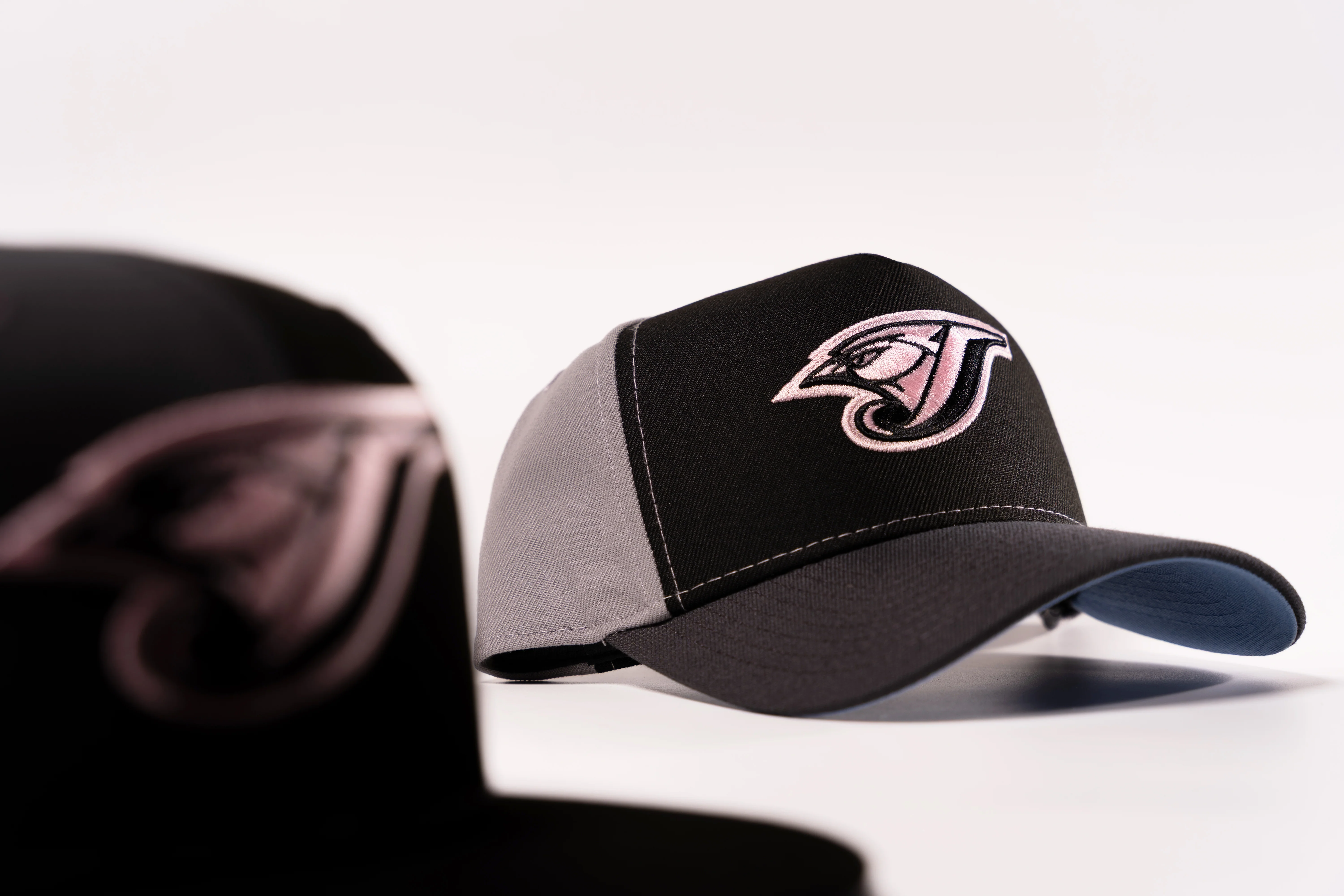 TORONTO BLUE JAYS GREY FOG BLEACHED CORAL 9FORTY A-FRAME SNAPBACK HAT - Image 3