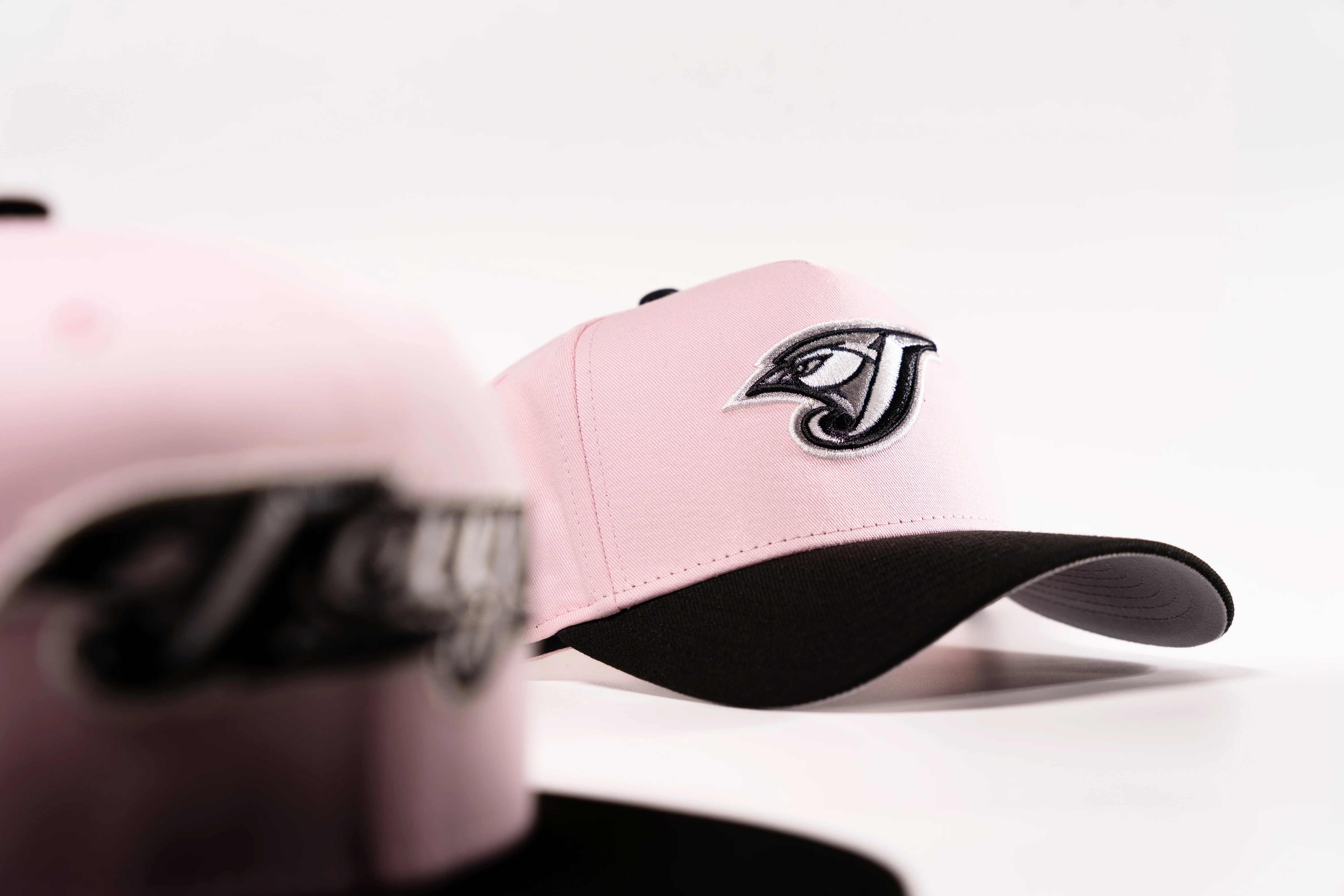 TORONTO BLUE JAYS PINK BUBBLE GUM 9FORTY A-FRAME SNAPBACK HAT - Image 3