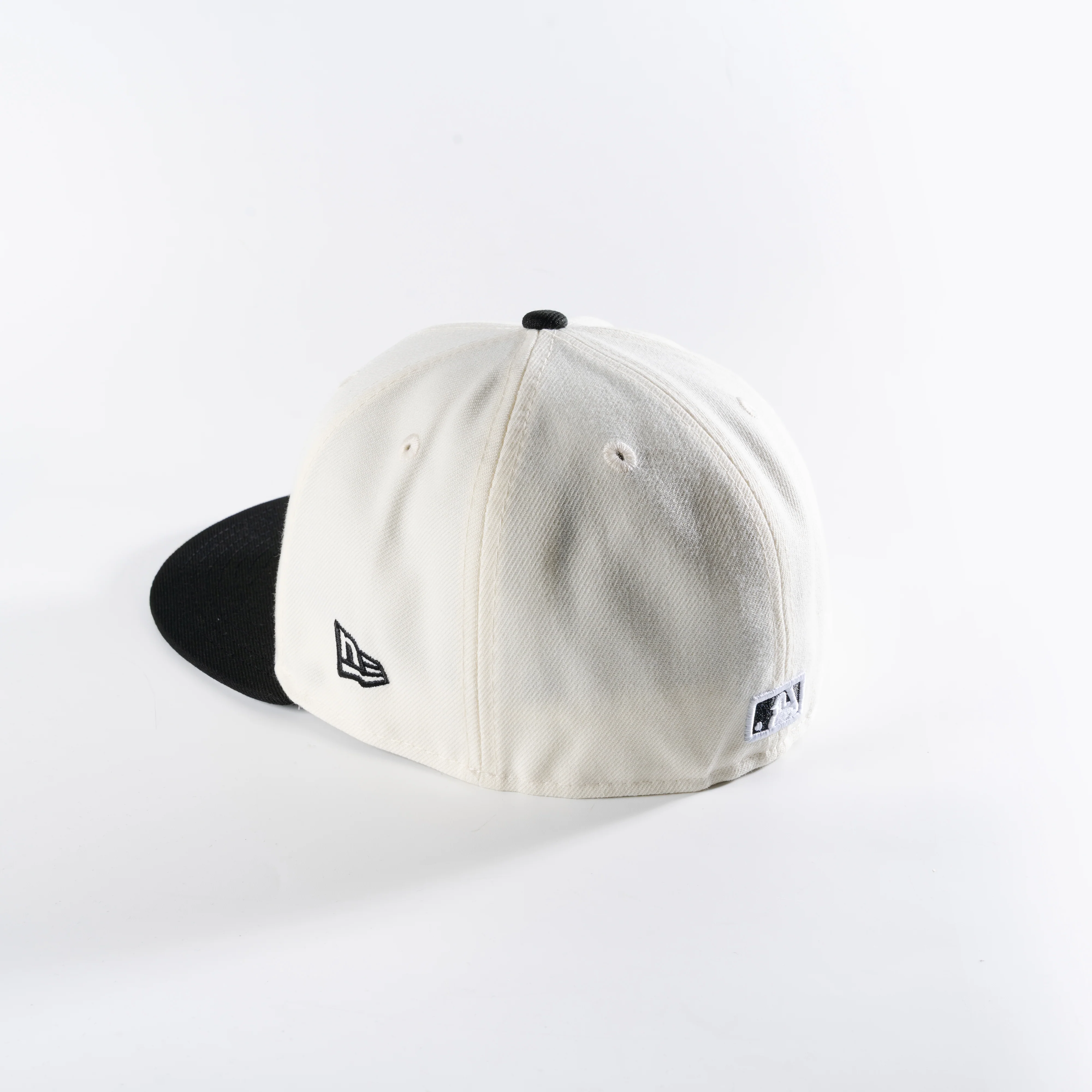 TORONTO BLUE JAYS THORN & STING CHROME 59FIFTY FITTED HAT - Image 3