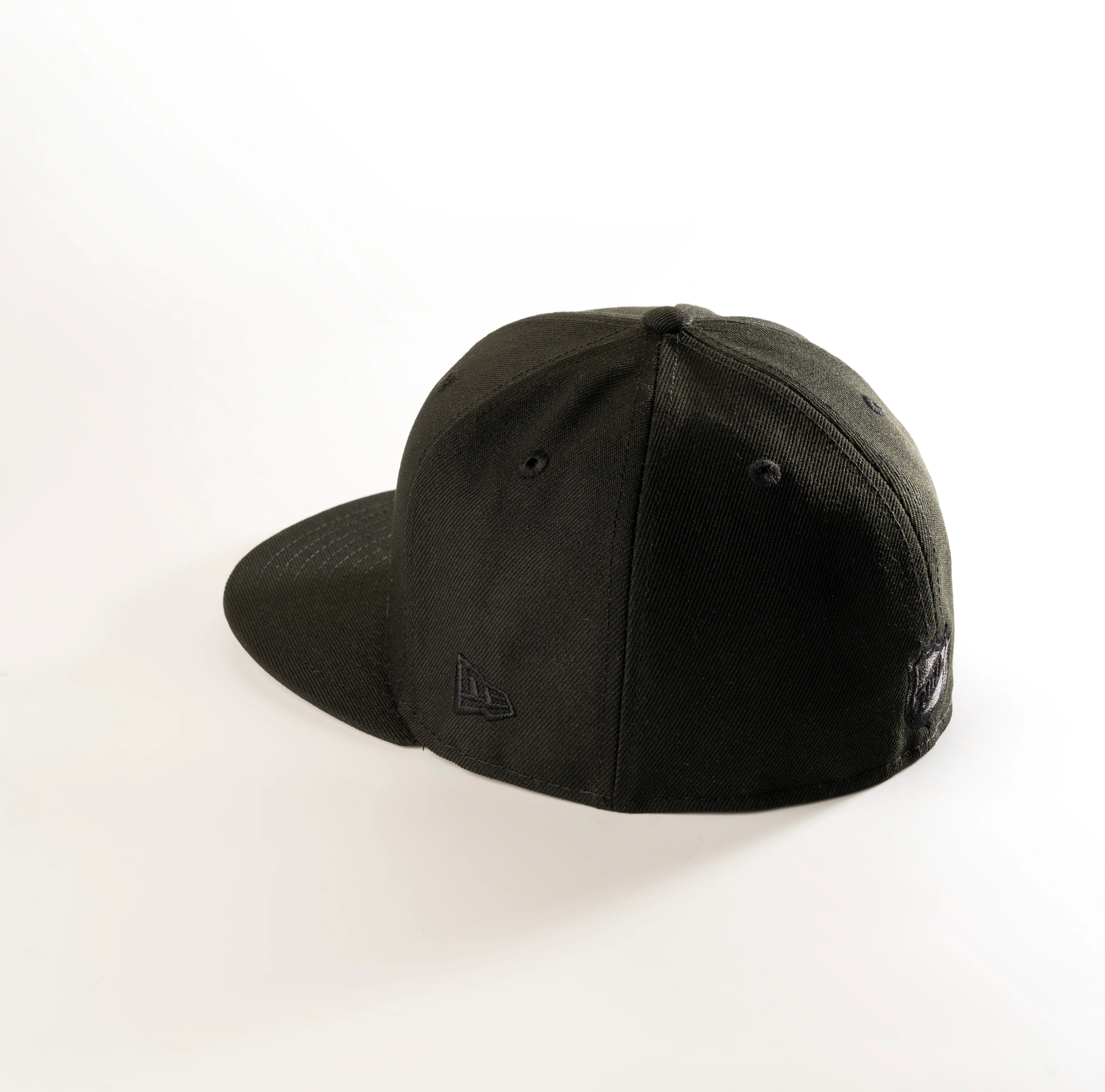 TORONTO MAPLE LEAFS BLACKOUT 59FIFTY FITTED HAT - Image 3