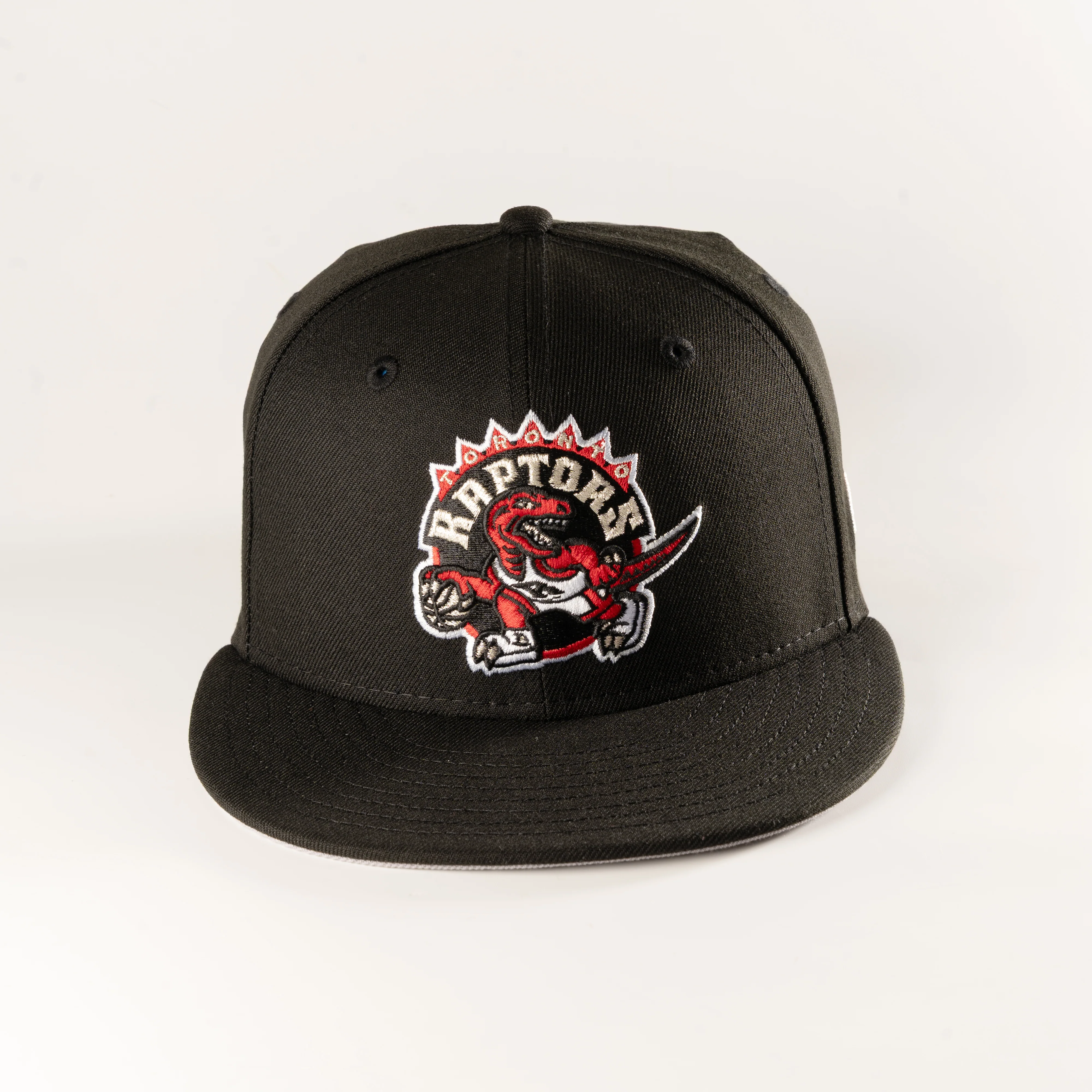 TORONTO RAPTORS OG SILVER 59FIFTY FITTED HAT - Image 2