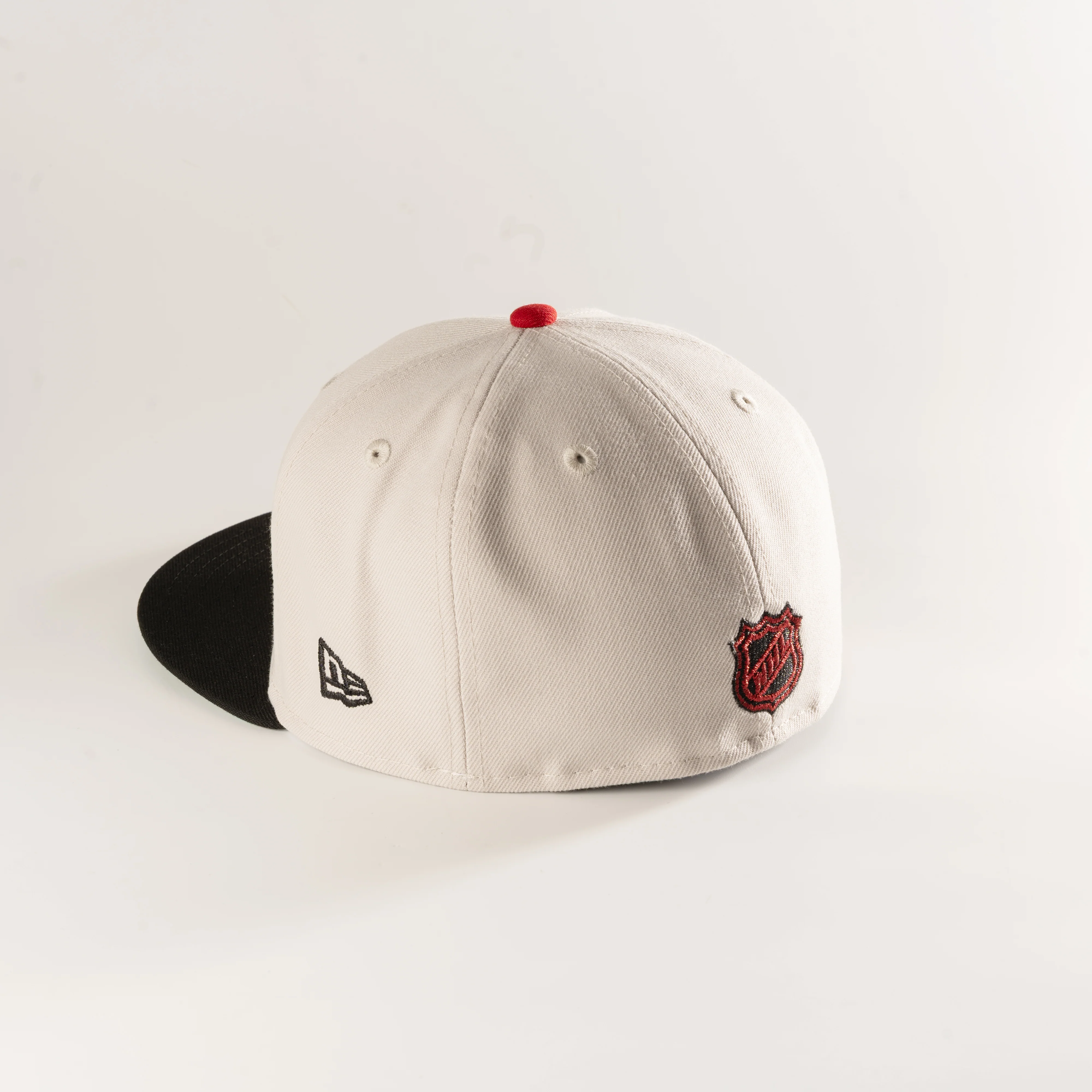 VANCOUVER CANUCKS METALLIC 59FIFTY FITTED HAT - Image 3